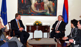 Հայաստանի արտգործնախարարը հանդիպեց Եվրոպական Միության ընդլայնման եւ եվրոպական հարեւանության քաղաքականության հարցերով հանձնակատարին