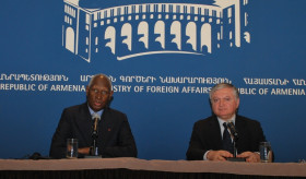 Foreign Minister of Armenia Edward Nalbandian receives Abdou Diouf, the Secretary General of the International Organization of Francophonie