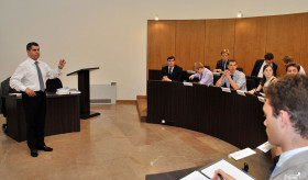 ՀՀ ԱԳ նախարարի տեղակալ Արման Կիրակոսյանը եւ գլխավոր քարտուղար Շահեն Ավագյանը հանդիպեցին ուսանողների եւ դասախոսների հետ