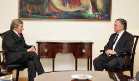 The Foreign Minister of Armenia receives the Director of the International Cooperation of the French-speaking Community of Belgium