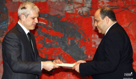 Ambassador Ghalachian presented his credentials to the President of Serbia Boris Tadic