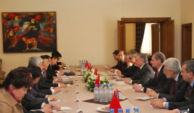Minister Nalbandian received Chinese MFA