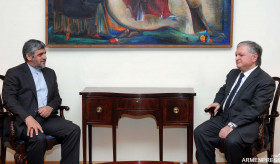 Minister Nalbandian received Iranian Deputy Foreign Minister