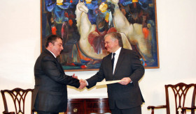 Ambassador of Georgia presents the copies of his credentials to Foreign Minister of Armenia Edward Nalbandian