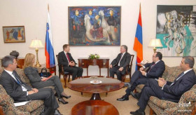 Minister Nalbandian met with foreign minister of Slovenia