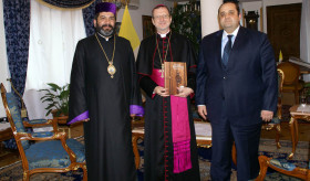 Ambassador Manukian meets to Archbishop Claudio Gugerotti