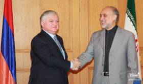 Minister Nalbandian visits Iran