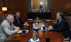 Minister Nalbandian meets OSCE MG co-chairs