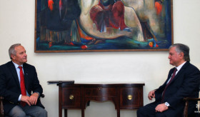 Minister Nalbandian received Poland National security secretary