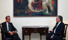 Minister Nalbandian received the Mayor of Paris