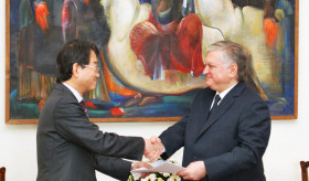 Minister Nalbandian received Japanese Ambassador