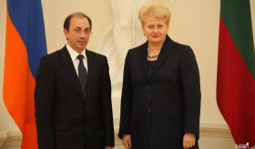 Ambassador Ayvazyan presented his credentials to the Lithuanian President