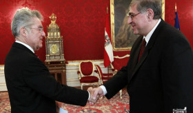 Ambassador Kirakossian presented his credentials to the President of Austria