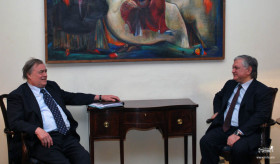 Minister Nalbandian meets PACE co-rapporteur on Armenia