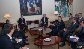 Minister Nalbandian meets with EP delegation