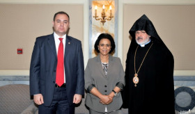 Sheikha Fariha's visit to Armenian Church in Kwait,