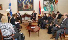 Minister Nalbandian meets with Finland FM