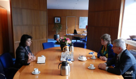 Ambassador Aghajanian's meeting with the Mayor of Almelo