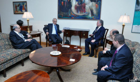 Minister Nalbandian meets with the representatives of Zorian Institute