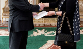 Ambassador Kazinian presented her credetials 