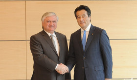 Minister Nalbandian meets with Japanese Vice PM