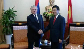 Minister Nalbandian meets with Vietnam FM