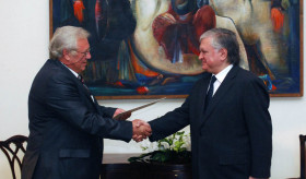 Minister Nalbandian received Bulgarian Ambassador