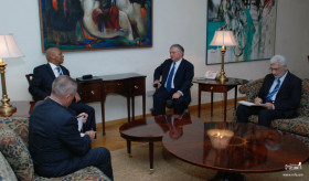Ambassador of South Africa presents copies of credentials to Minister Nalbandian