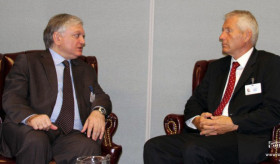 Minister Nalbandian continues bilateral meetings in New York