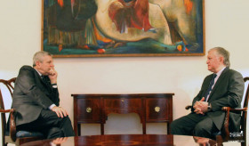 Minister Nalbandian received Italian Minister of Defence