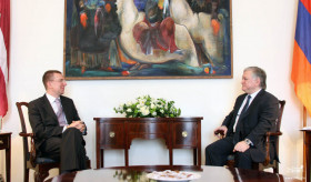 Minister Nalbandian meets with Latvian FM