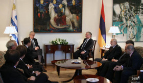 Minister Nalbandian meets Speaker of Uruguay Parliament