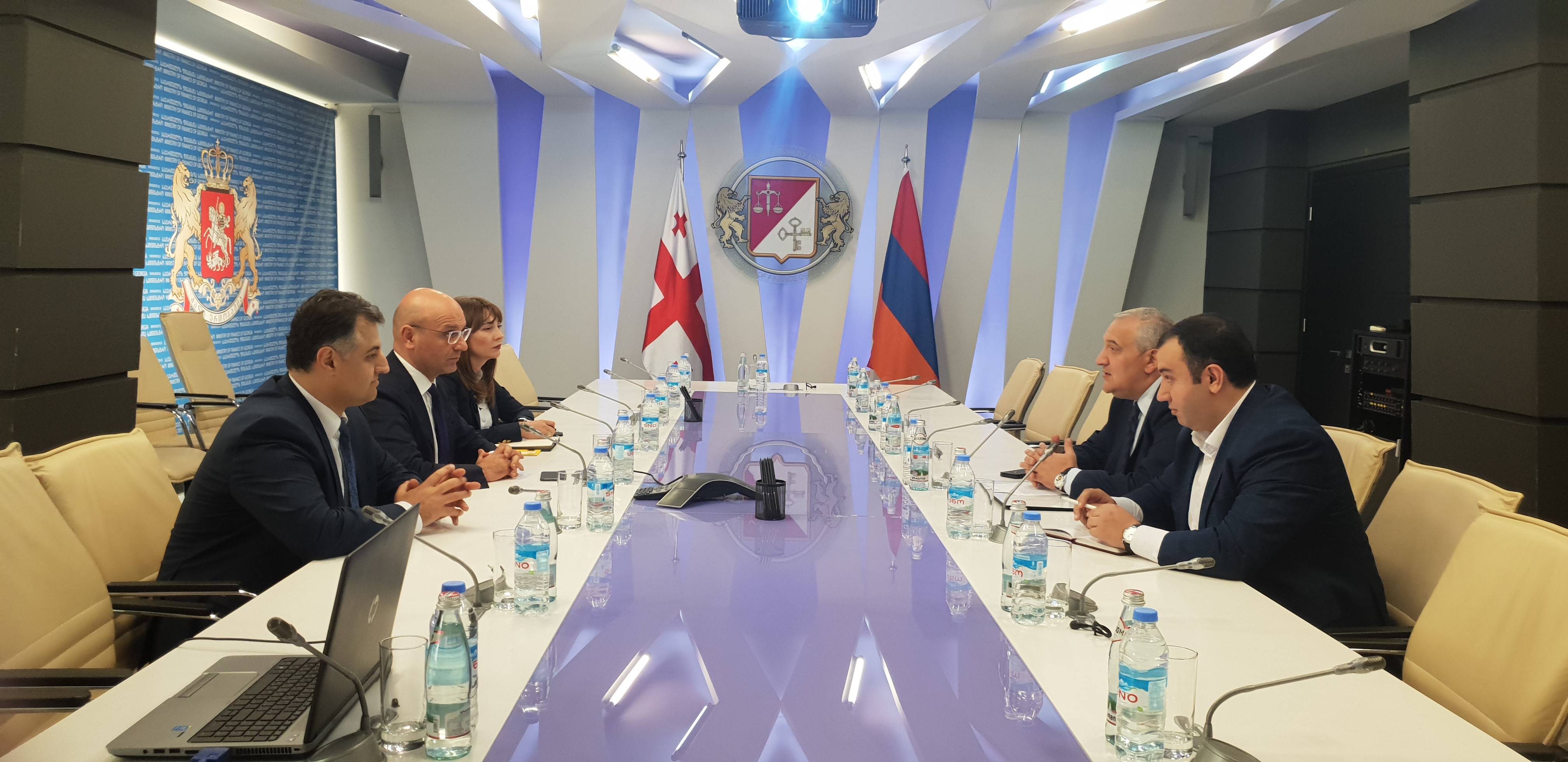 Դեսպան Սադոյանի հանդիպումը Վրաստանի ֆինանսների նախարարի հետ