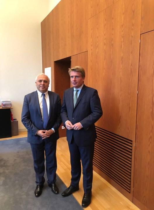Դեսպան Սմբատյանի և ԳԴՀ  տնտեսության և էներգետիկայի դաշնային նախարարության պետքարտուղար Թոմաս Բարայսի հետ հանդիպումը