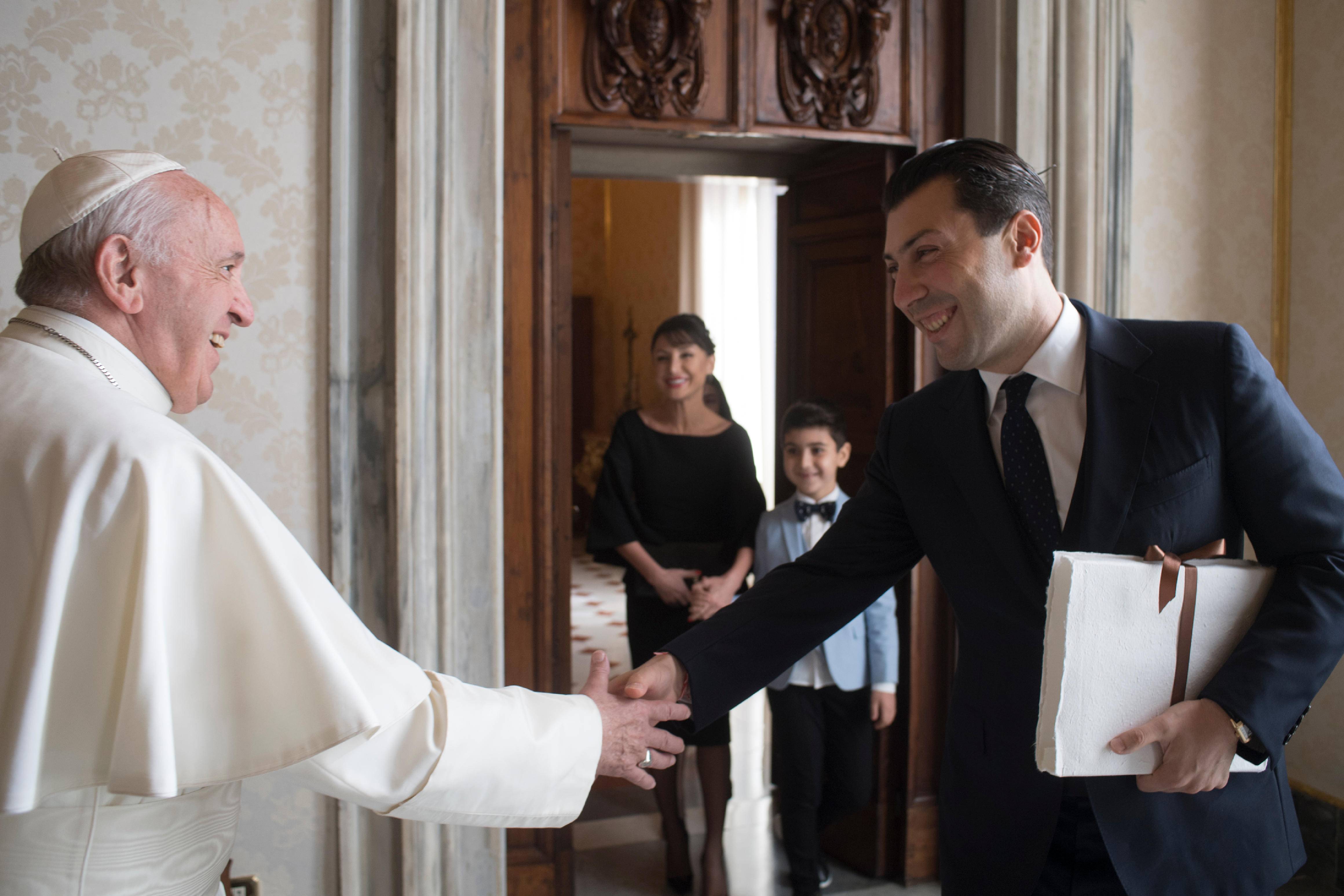 Սուրբ Աթոռում ՀՀ դեսպանը հանդիպում ունեցավ Նորին Սրբություն Ֆրանցիսկոս Պապի հետ