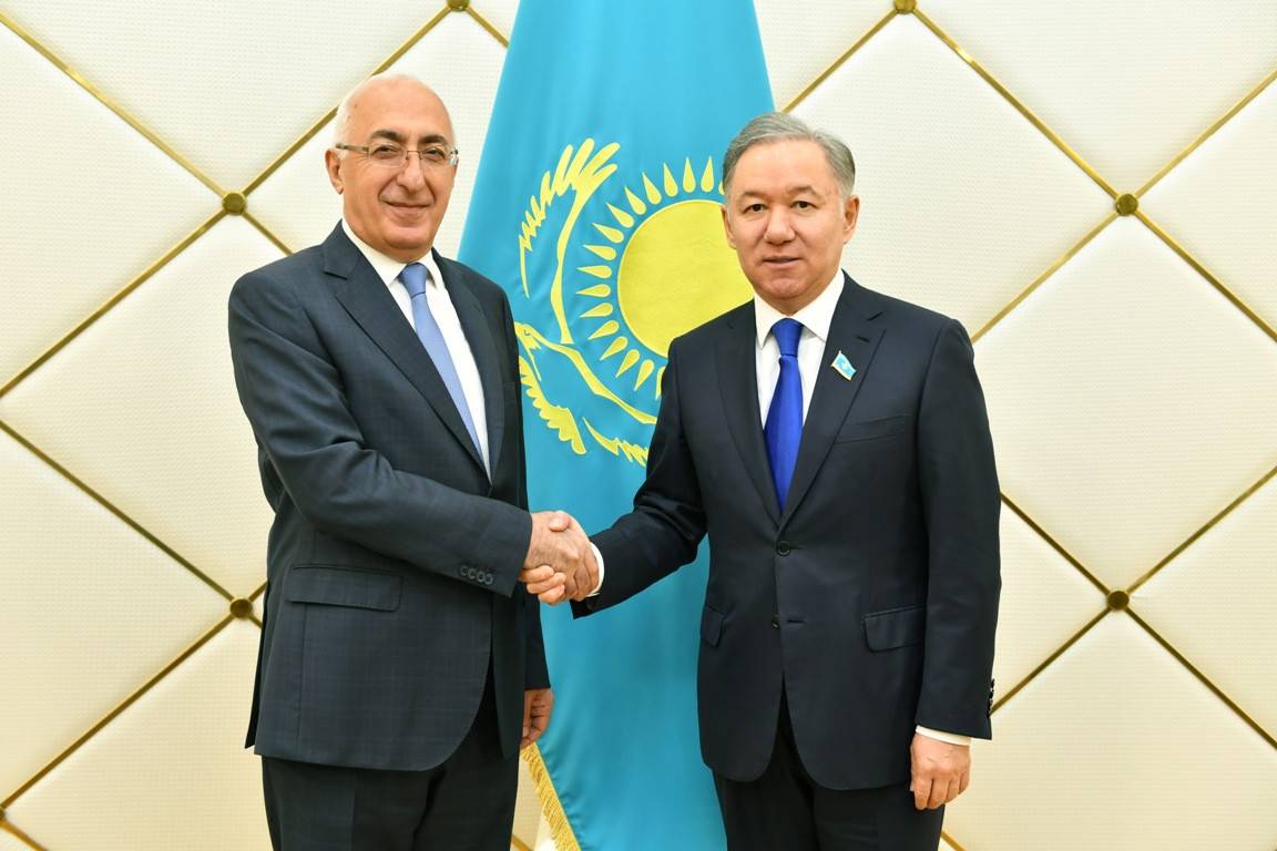 Դեսպան Սահակյանի հրաժեշտի հանդիպումը ՂՀ Մաժիլիսի նախագահի հետ