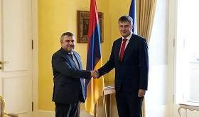 Դեսպան Տիգրան Սեյրանյանի հանդիպումը Չեխիայի արտաքին գործերի նախարար Տոմաշ Պետրժիչեկի հետ