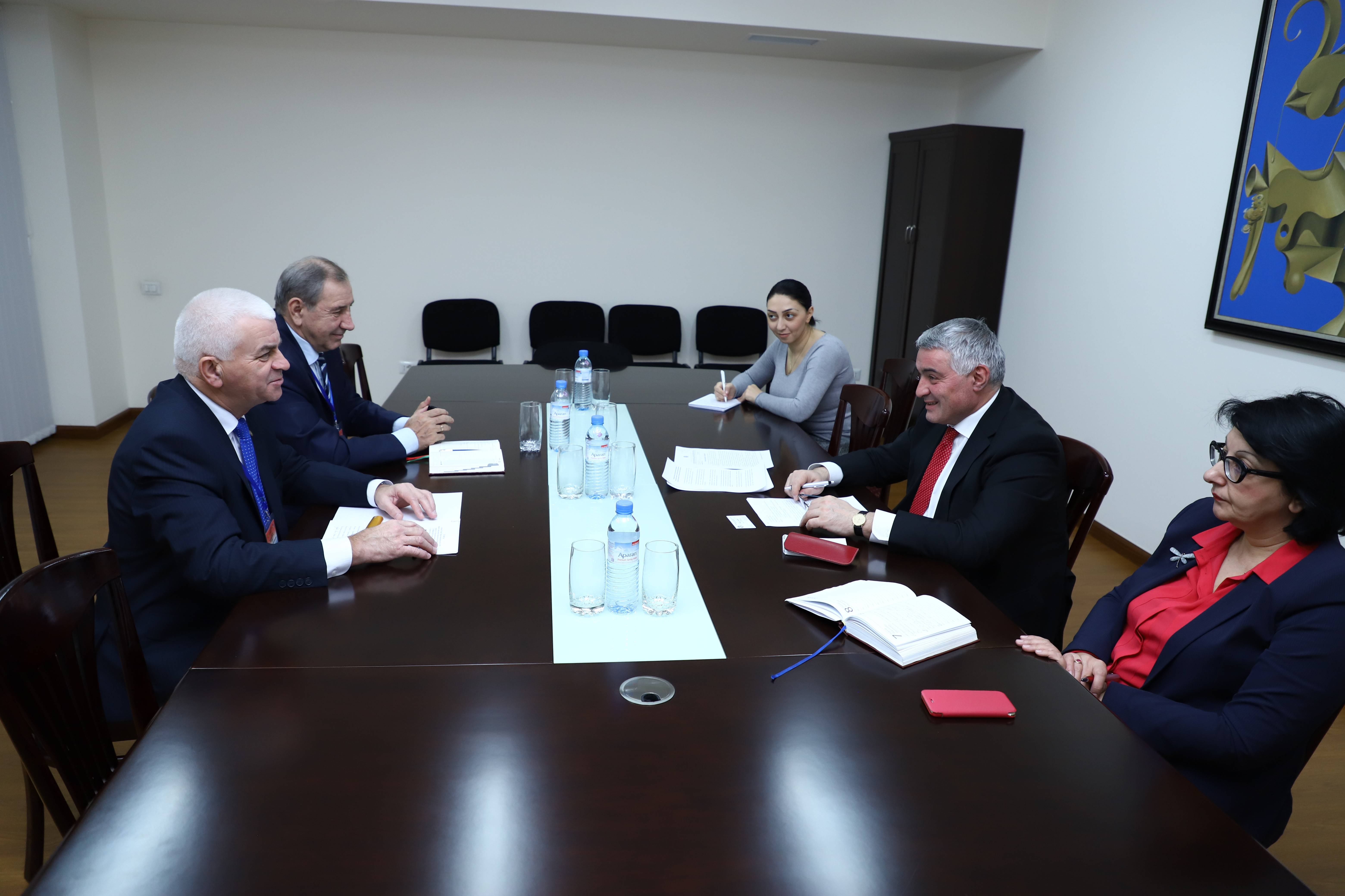 Rencontre entre le Vice-ministre des Affaires étrangères d’Arménie et le Chef de la mission d'observation de la CEI