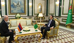Թուրքմենստանում ՀՀ նորանշանակ դեսպանն իր հավատարմագրերը հանձնեց Թուրքմենստանի նախագահին