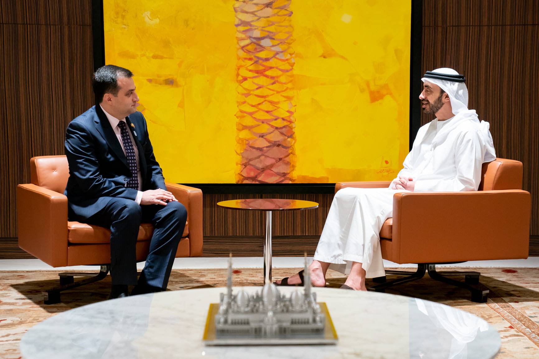 Դեսպան Մհեր Մկրտումյանին ընդունել է շեյխ Աբդալլահ բին Զայեդ Ալ Նահյանը