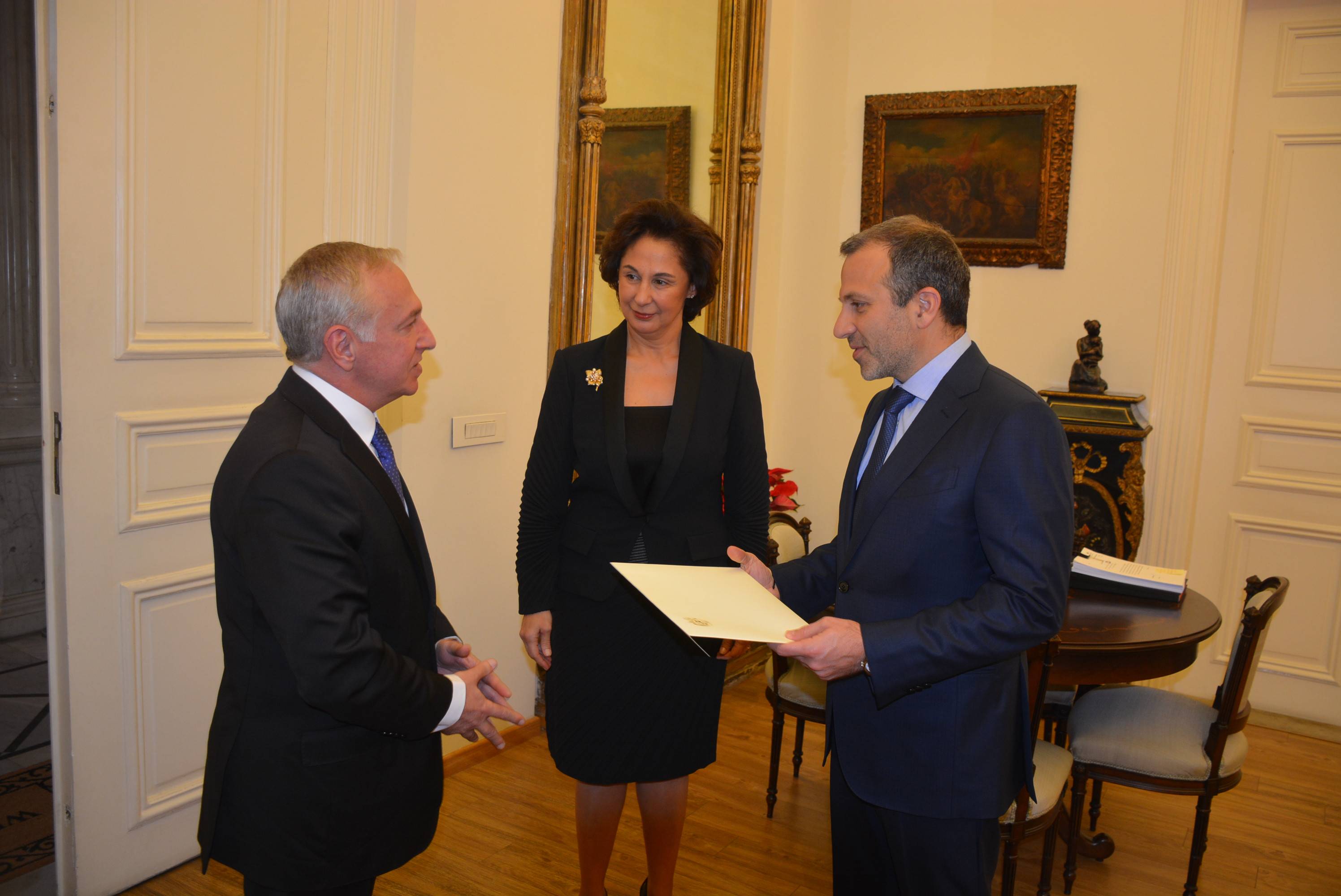 Դեսպան Վահագն Աթաբեկյանն իր հավատարմագրերի պատճենը հանձնեց Լիբանանի ԱԳ նախարարին