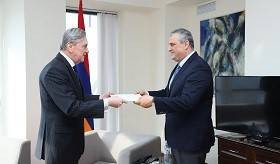 Հայաստանում Ուրուգվայի դեսպանն իր հավատարմագրերի պատճենը հանձնեց Գրիգոր Հովհաննիսյանին