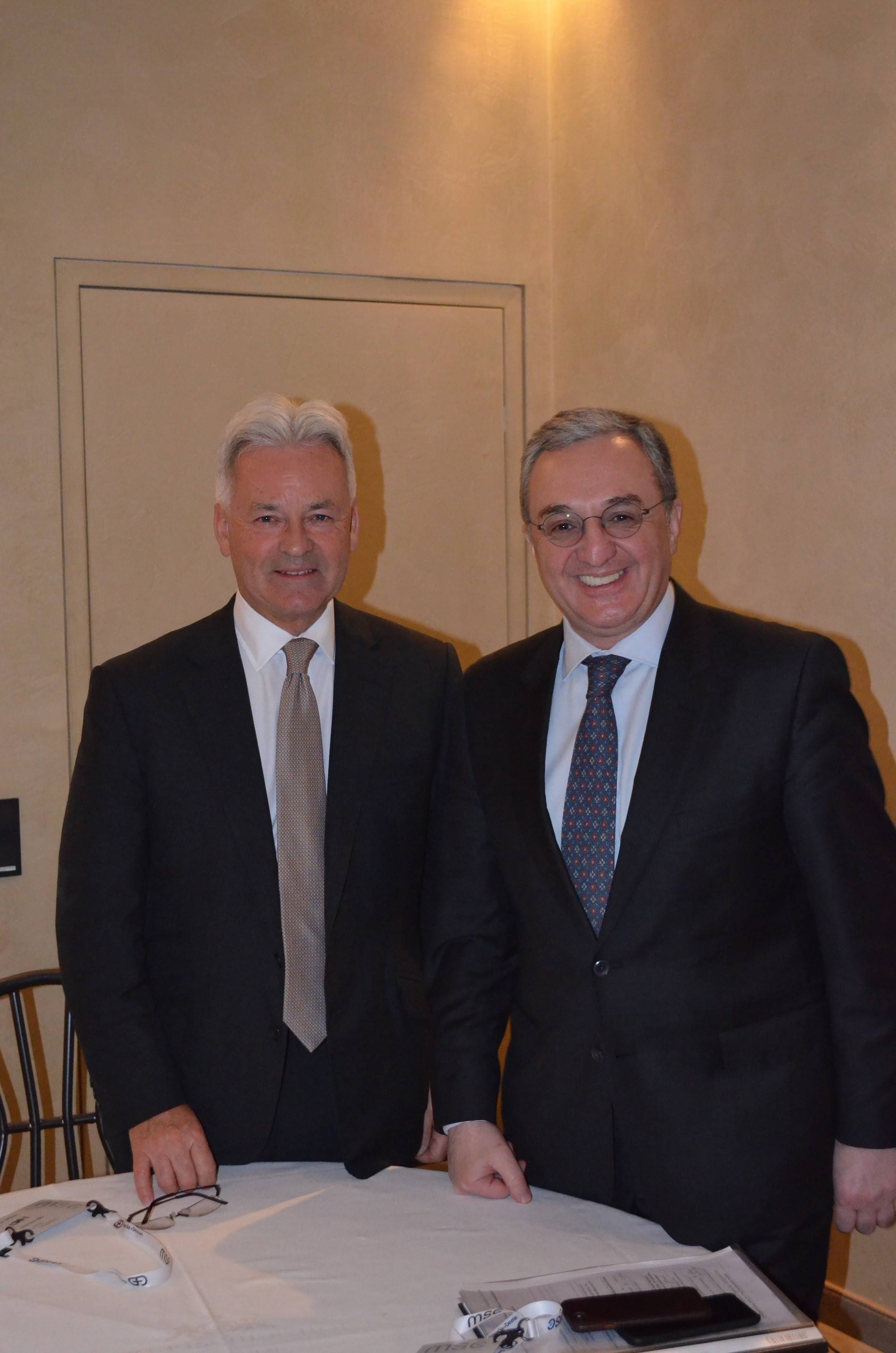 Zohrab Mnatsakanyan met with Alan Duncan
