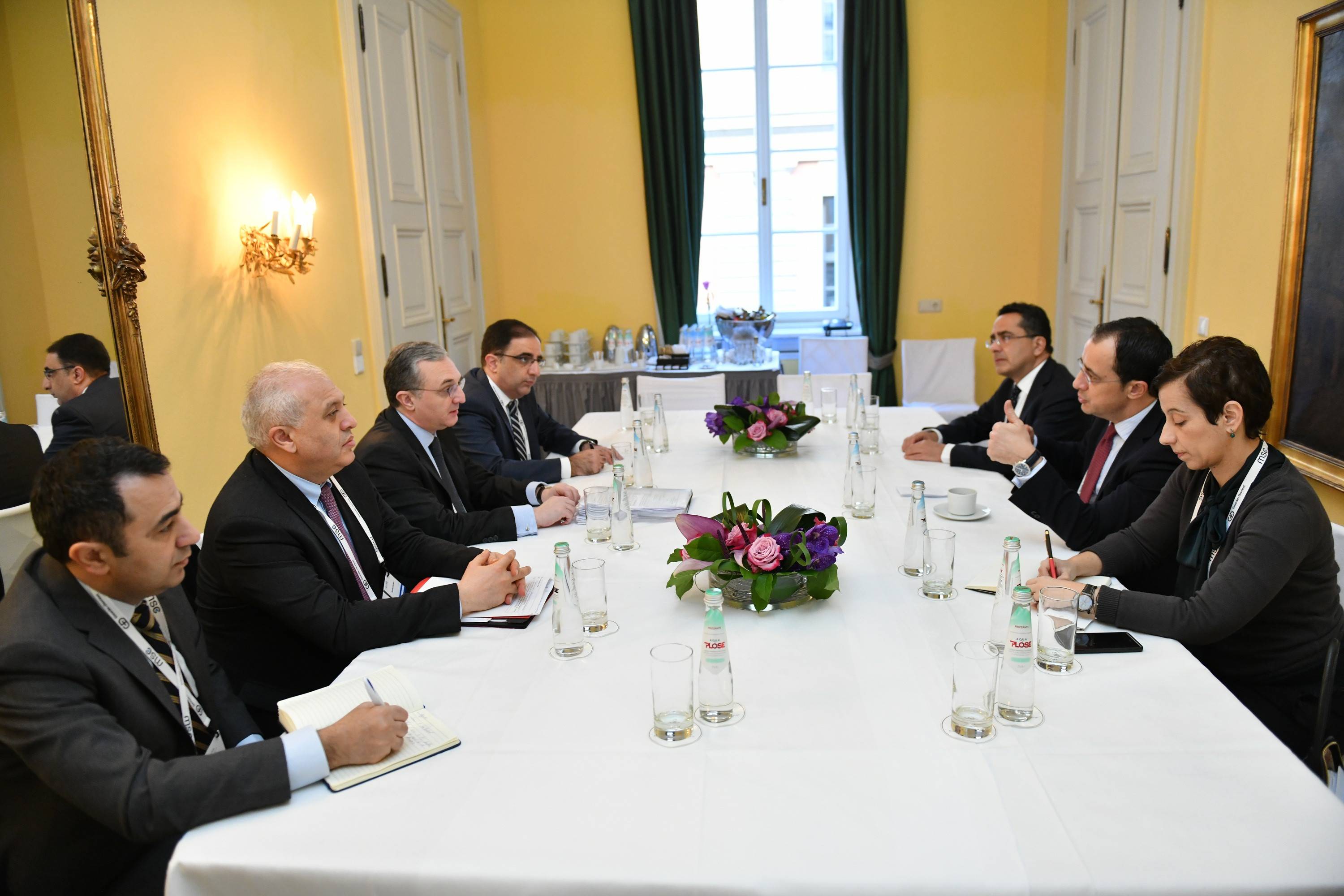 Министр иностранных дел Армении встретился с министром иностранных дел Кипра