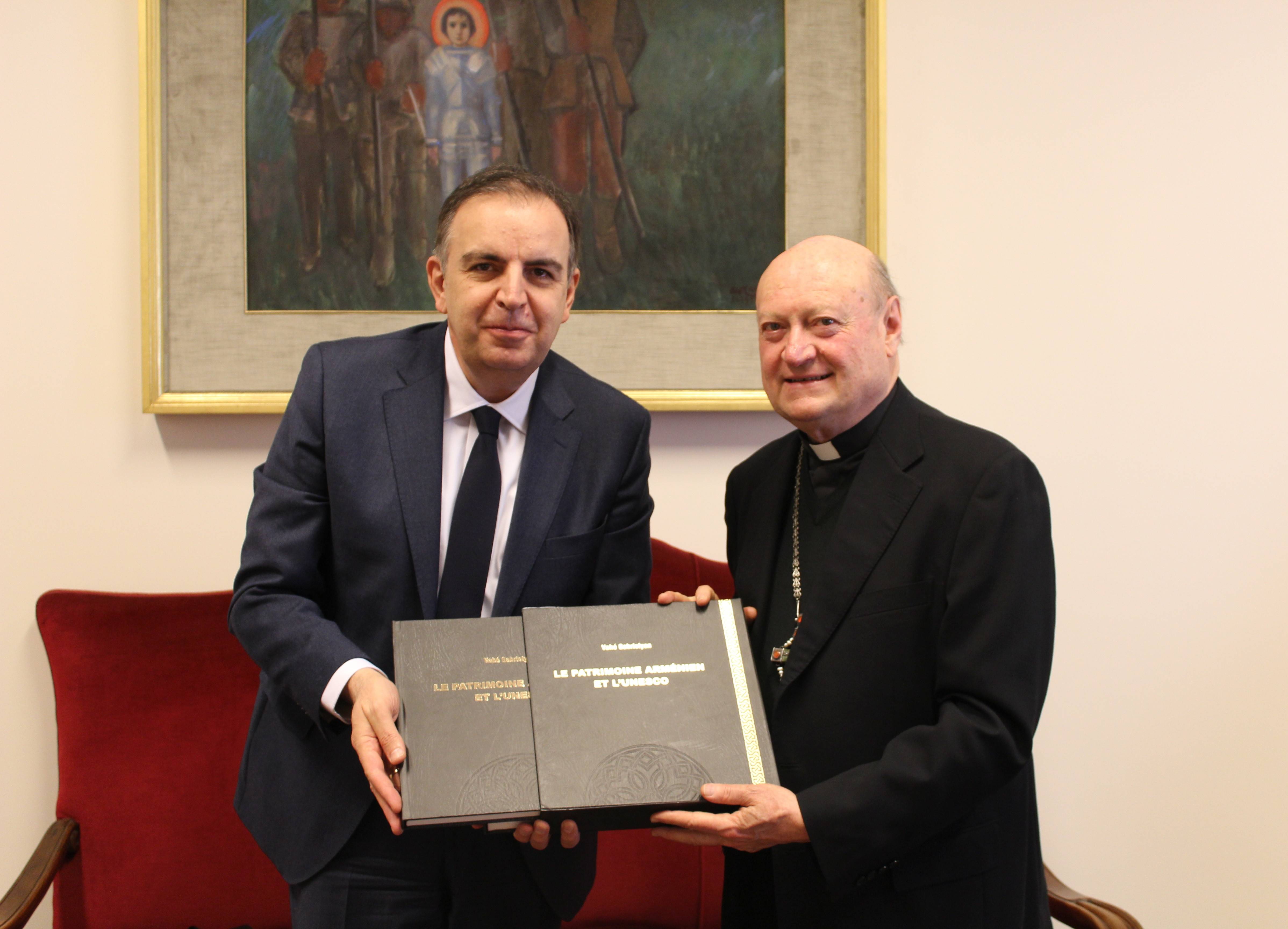 ՀՀ դեսպանի հանդիպումը Սուրբ Աթոռի մշակույթի քահանապետական խորհրդում