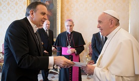 Սուրբ Աթոռում ՀՀ դեսպան Նազարյանն իր հավատարմագրերը հանձնեց Հռոմի Պապ Ֆրանցիսկոսին
