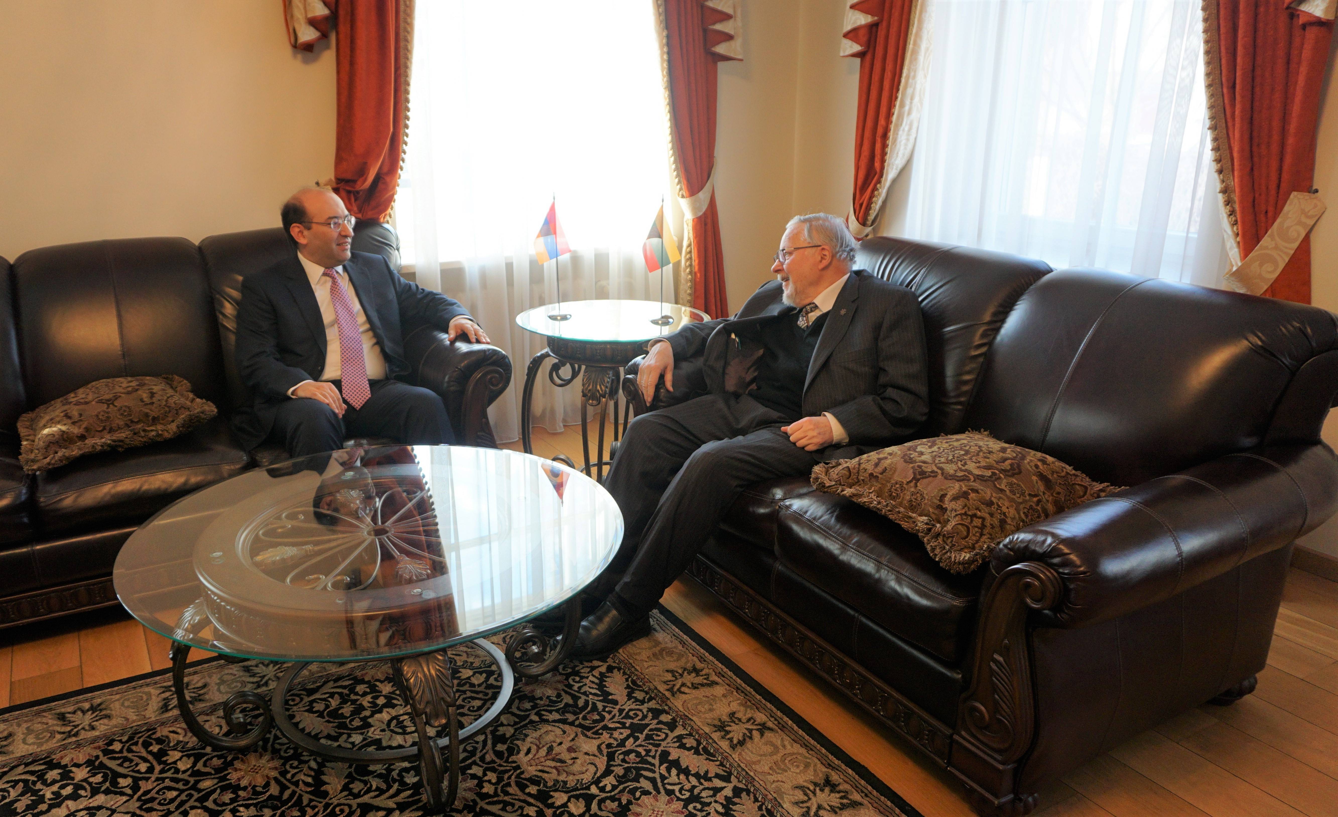 Դեսպան Տիգրան Մկրտչյանի և Վիտաուտաս Լանդսբերգիսի հանդիպումը