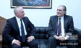 Դեսպան Աթաբեկյանի հանդիպումը Լիբանանի նախագահական հարցերով պետնախարարի հետ