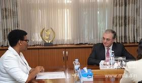 Մեկնարկեց ԱԳ նախարարի այցը Կիգալի. Զոհրաբ Մնացականյանի հանդիպումը Ռուանդայի խորհրդարանի պատգամավորների պալատի նախագահ Դոնատիլ Մուկաբալիսայի հետ