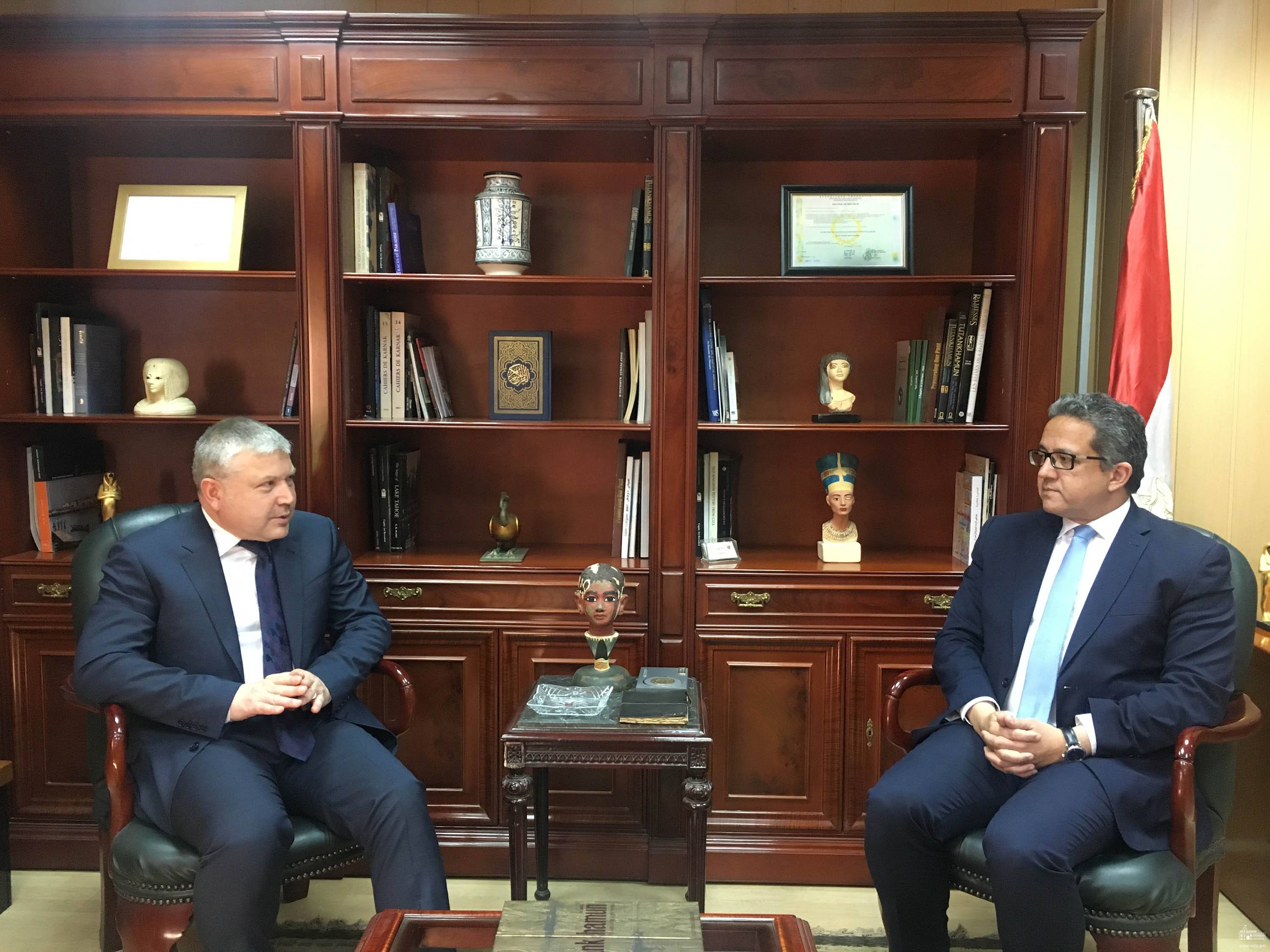 ՀՀ դեսպանի հանդիպումը Եգիպտոսի հնությունների նախարարի հետ